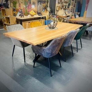 Table BOMBAY