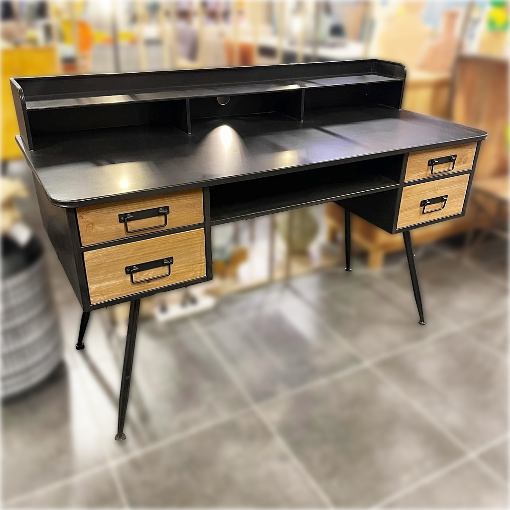 Bureau Aline