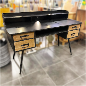 Bureau Aline